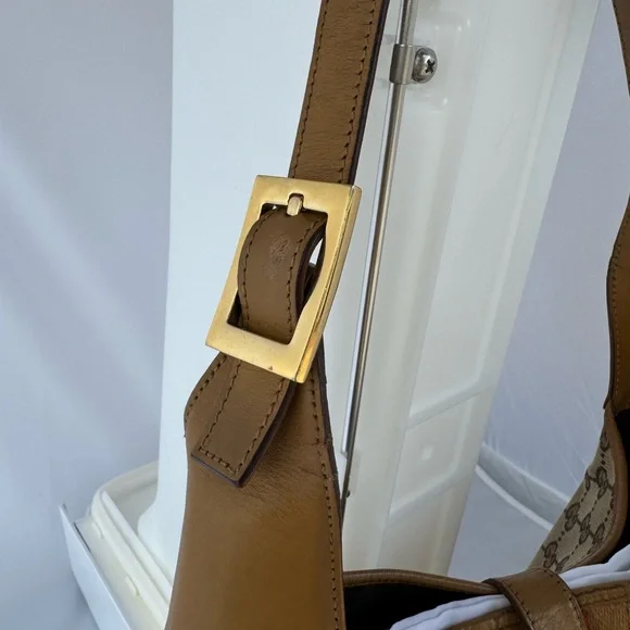 Gucci Beige and Brown Hobo Bag with Red Stripe - Picture 7 of 12